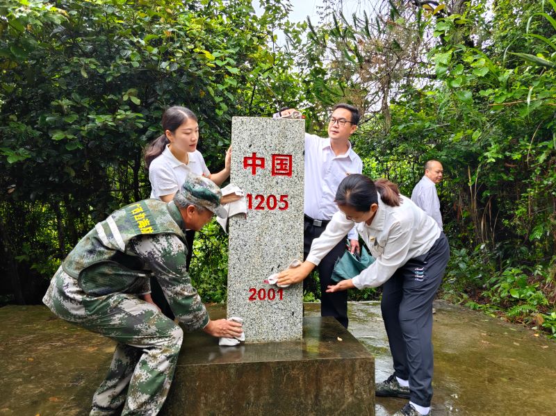 广西宁明县开展“忠诚担使命，携手护边疆” 主题党日活动