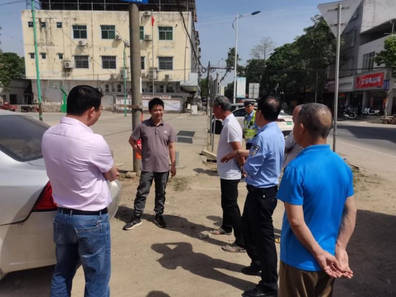 宾阳县新圩镇人大：  代表履职显担当，护航学子平安上学路