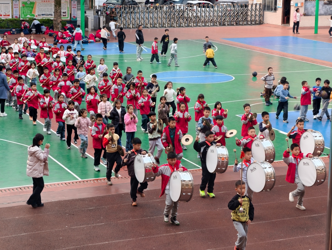 鼓号铿锵砺少年 薪火相传展风华